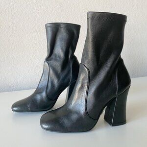 Stuart Weitzman Curveblock 100 Stretch Leather Booties Size 5 1/2 Made in Spain